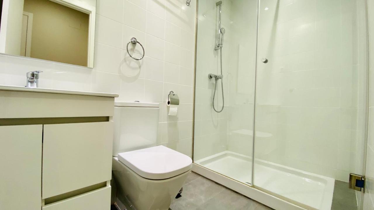 Centrally Located Duplex: Río-palacio Real Linneo Apartamento *